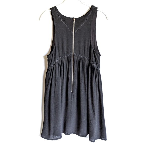 Mika & Gala Lattice Detail Black Swing Dress - Picture 6 of 12